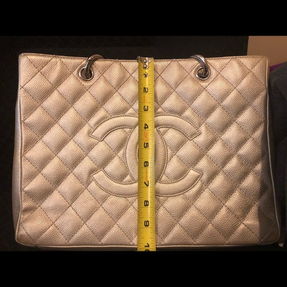 CHANEL 💯% AUTHENTIC pearly lite gold GST tote bag - Picture 4 of 7